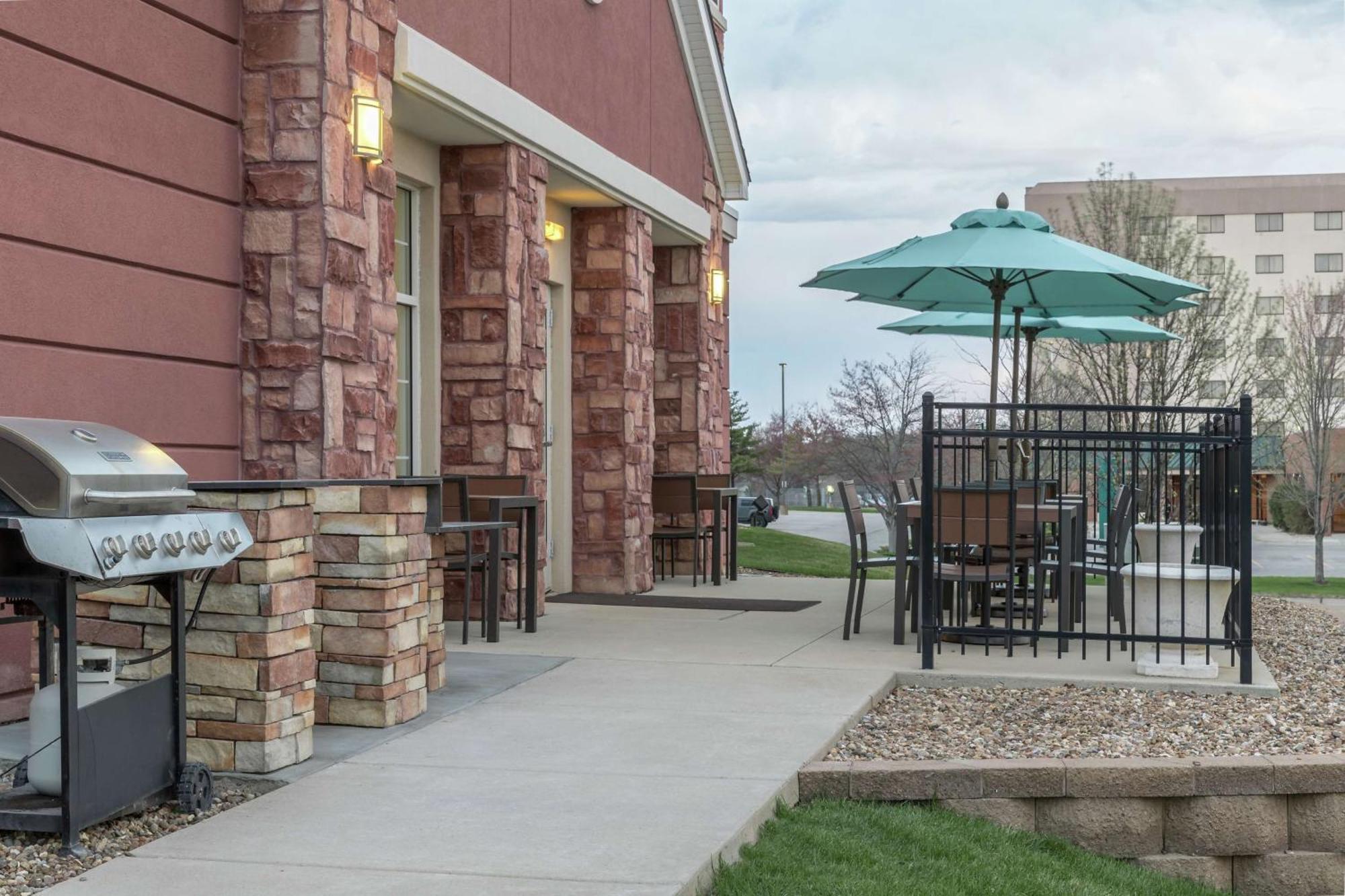 Homewood Suites By Hilton Cedar Rapids-North Eksteriør bilde